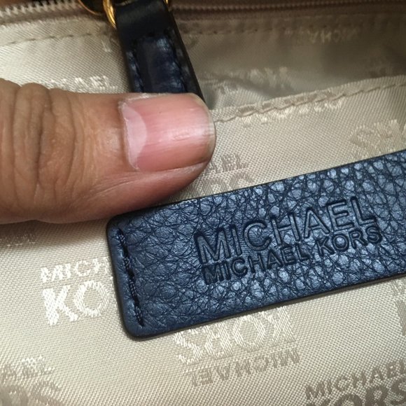 Authentic Michael Kors LG Ring Tote Navy Blue - Picture 5 of 16